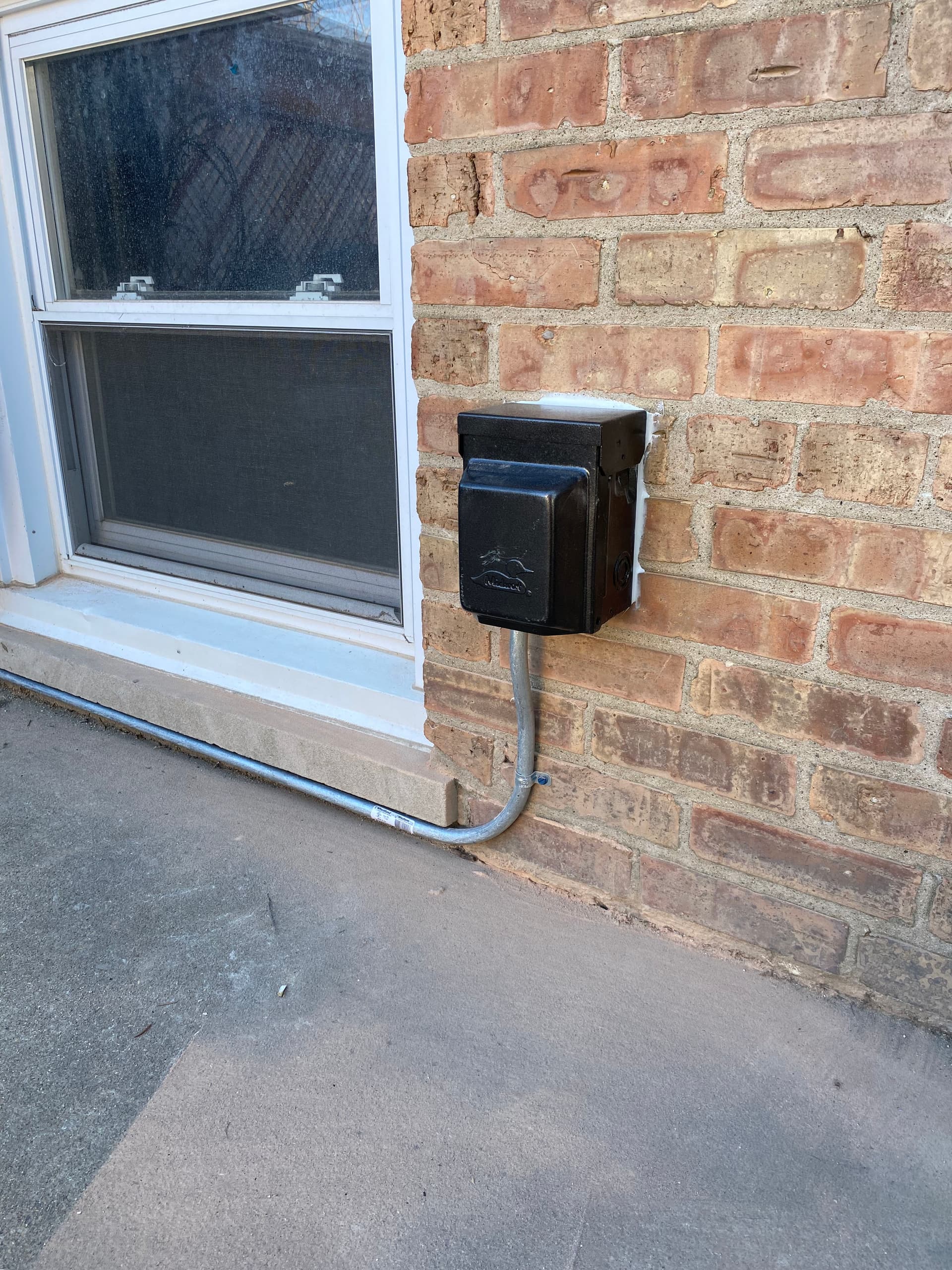 Gallery photos for Backyard Outdoor Lighting and GFCI Outlet Installation in Burbank, IL: Image #2