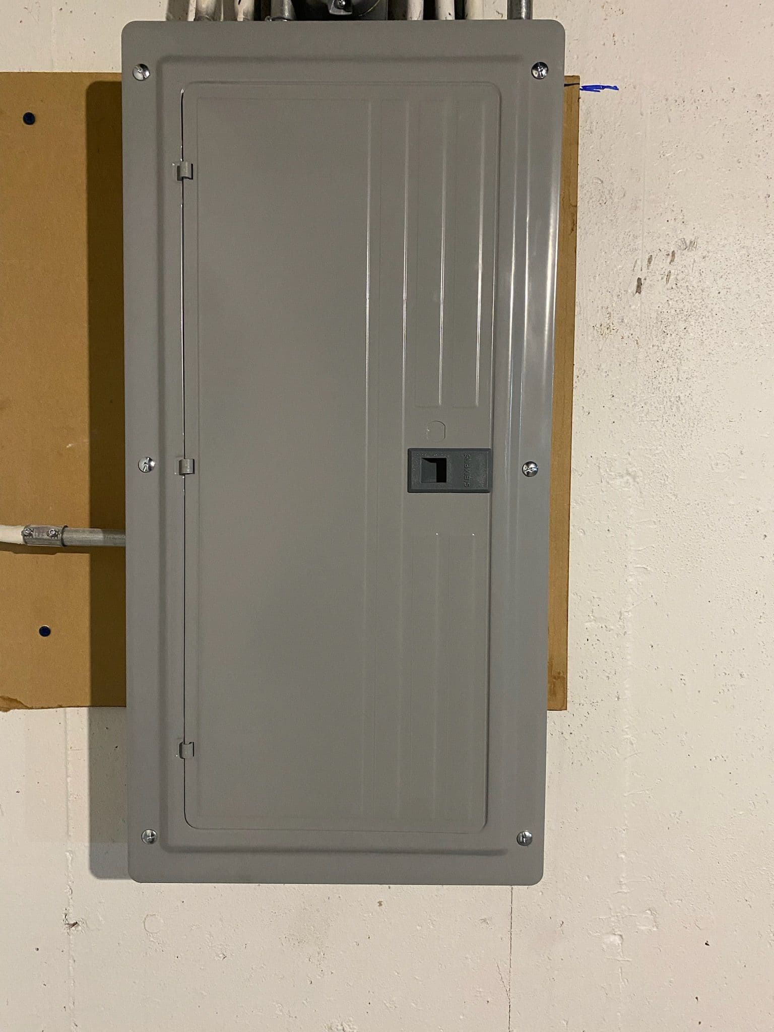 Project Sleek New 200 Amp Panel Installation for a Safer Home image