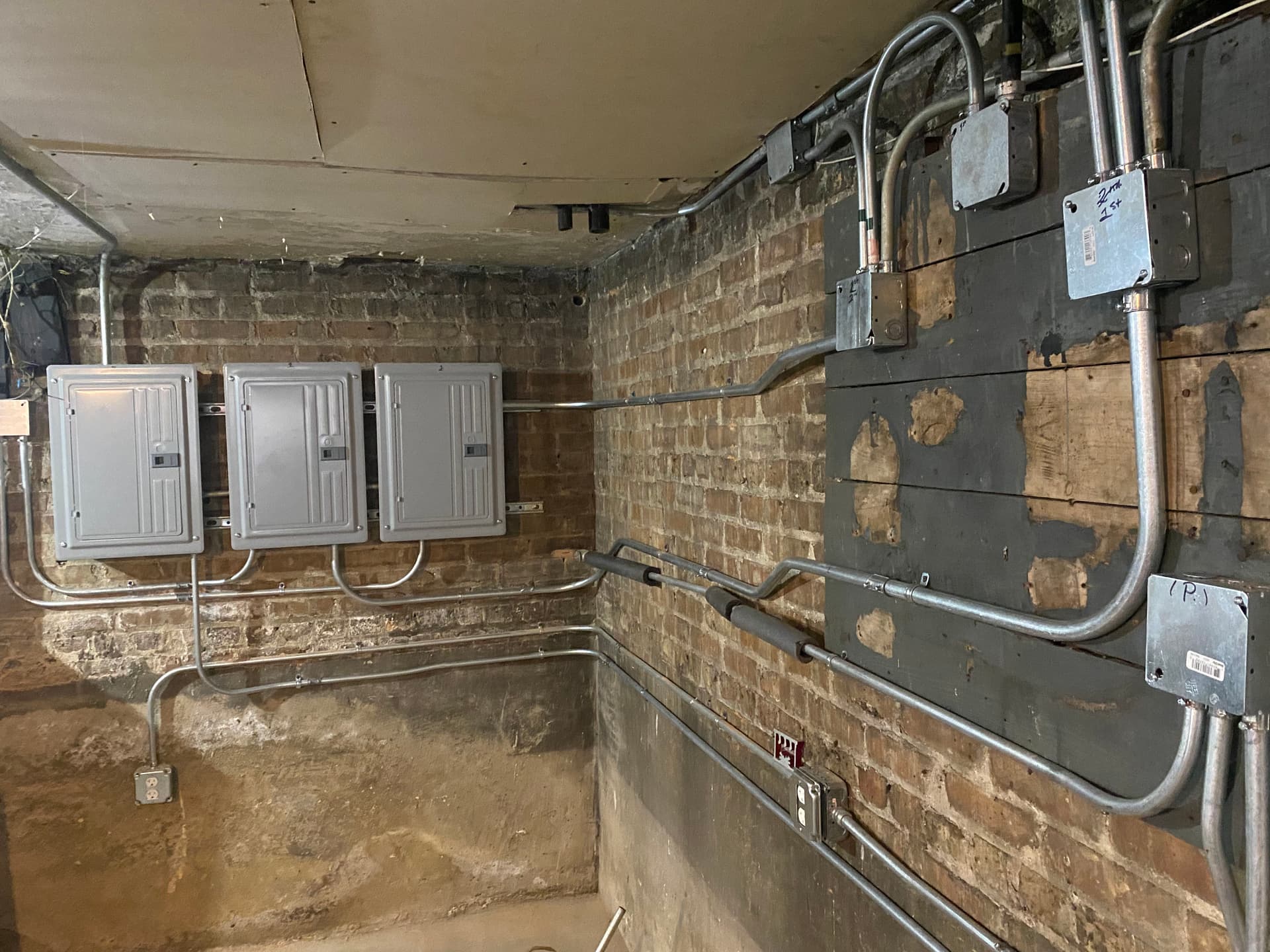 Gallery photos for Amping Up Power Efficiency in Chicago: Image #2