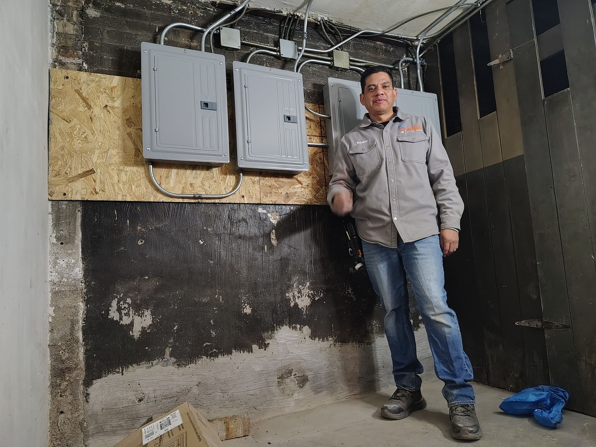 Gallery photos for Power Boost with 200 Amp Electrical Upgrade in Chicago: Image #2